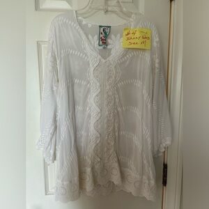 Johnny Was white embroidered blouse/tunic Size M